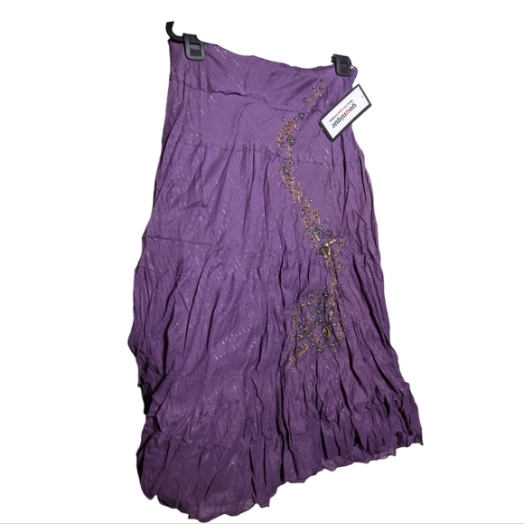 Younique Dresses & Skirts - 👣4/$20.  Younique ~ Informal Multifunktional Skirt Size L